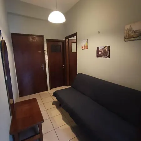 Апартаменты Near Centre, Bus And Train Stations *
