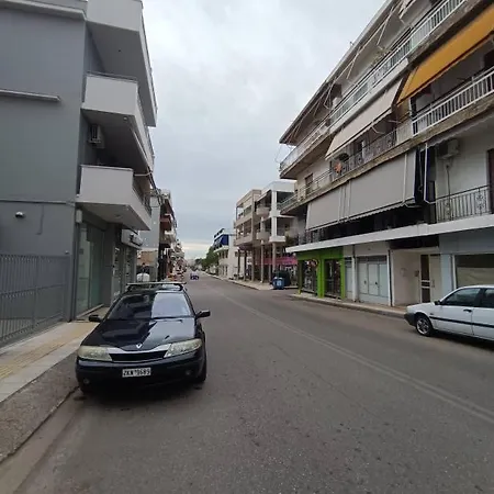 Апартаменты Near Centre, Bus And Train Stations Пиргос